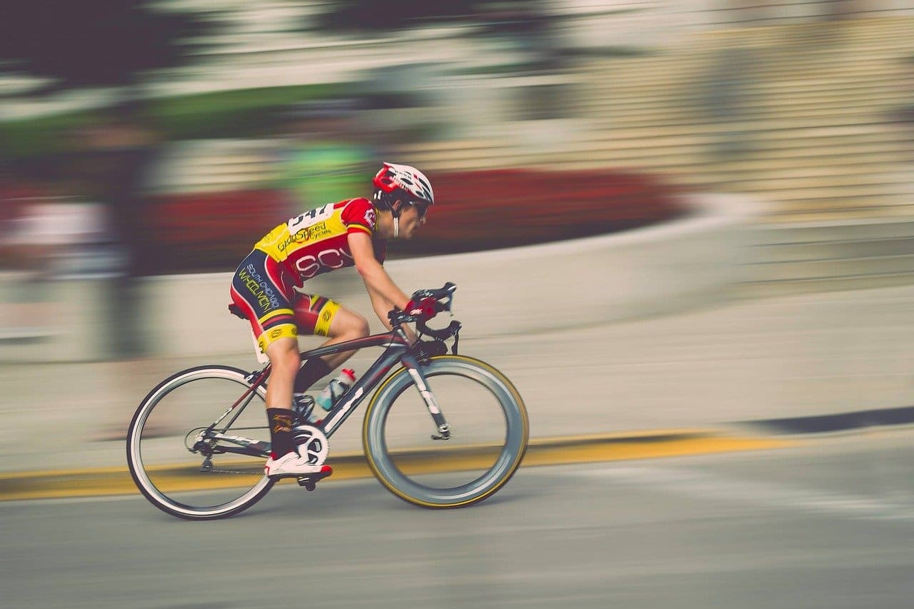 Cómo mejorar la velocidad y la resistencia del ciclismo